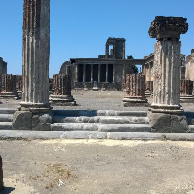 All inclusive Pompeii guided tour and ticket